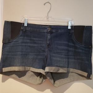 Isabel Maternity Midi Shorts